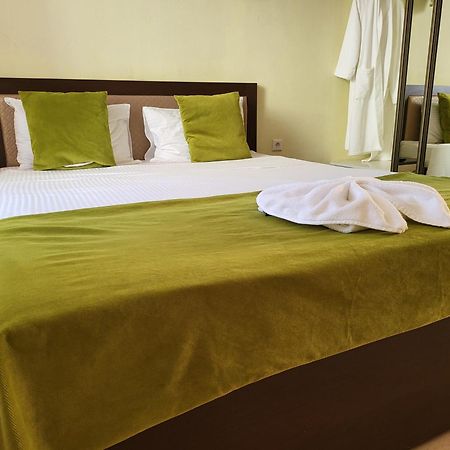 Comfort Hotel Chişinǎu Buitenkant foto
