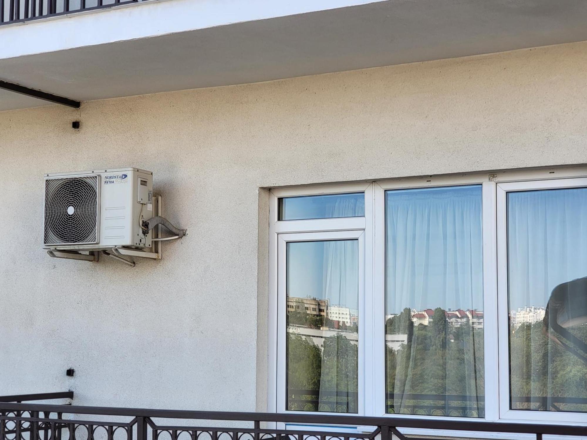 Comfort Hotel Chişinǎu Buitenkant foto