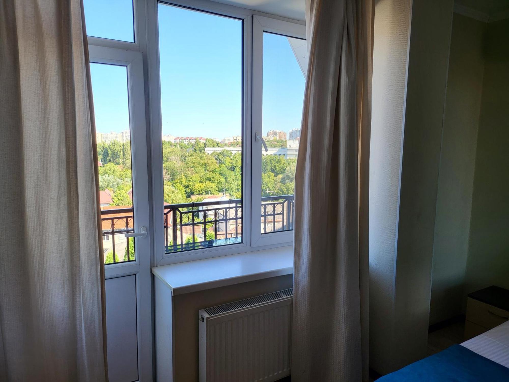 Comfort Hotel Chişinǎu Buitenkant foto