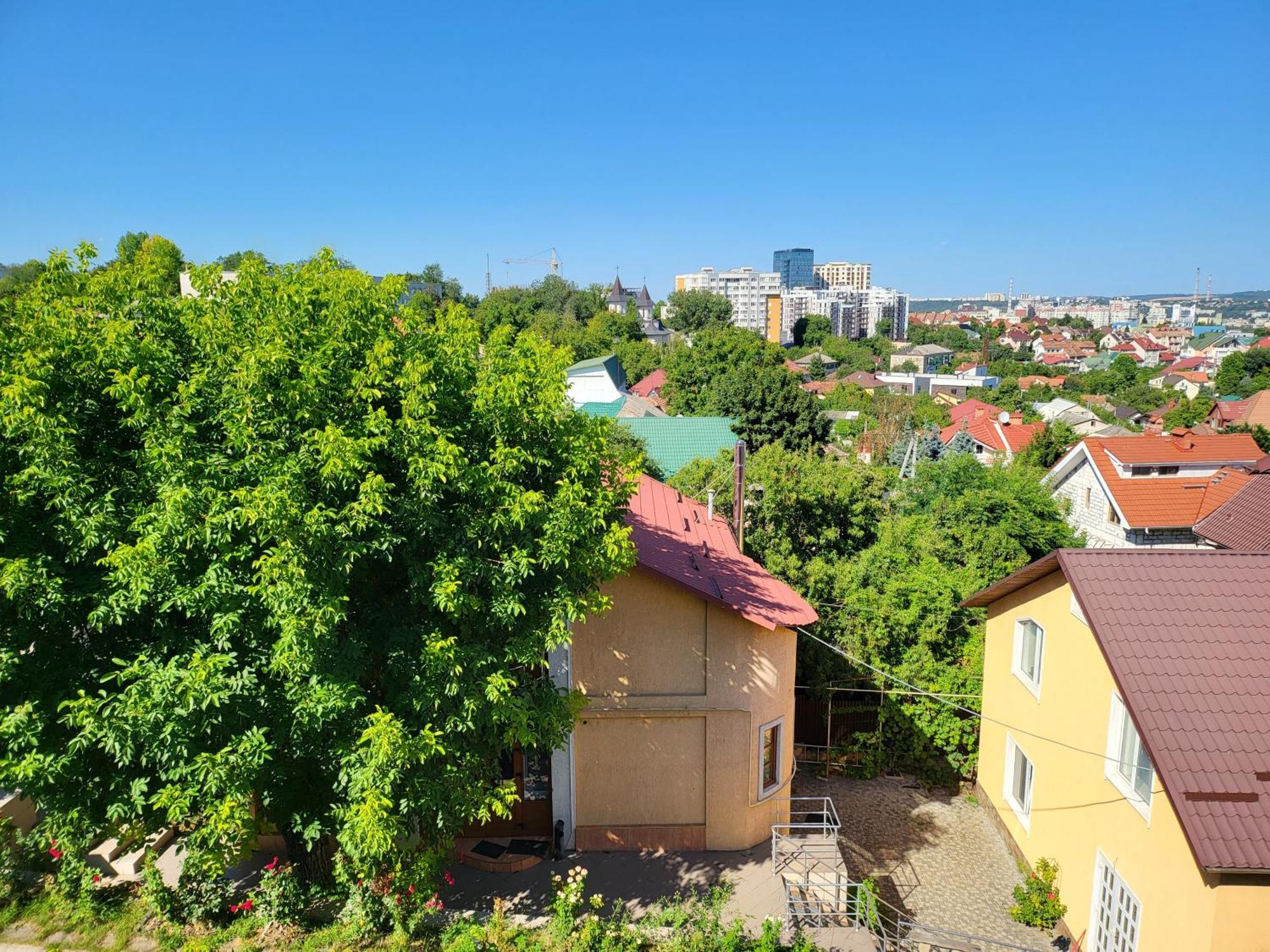 Comfort Hotel Chişinǎu Buitenkant foto