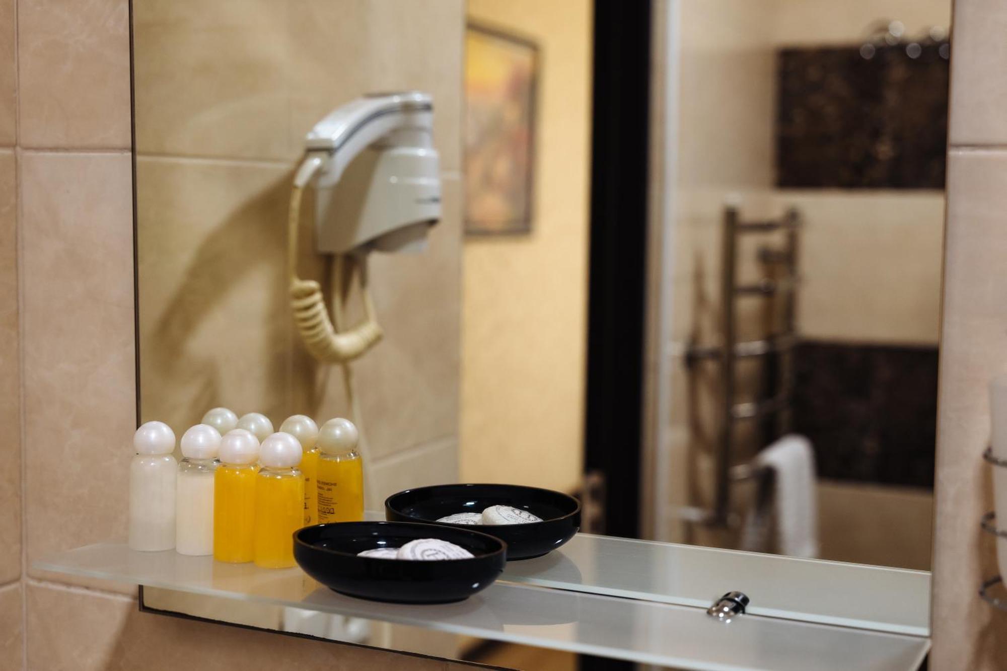 Comfort Hotel Chişinǎu Buitenkant foto