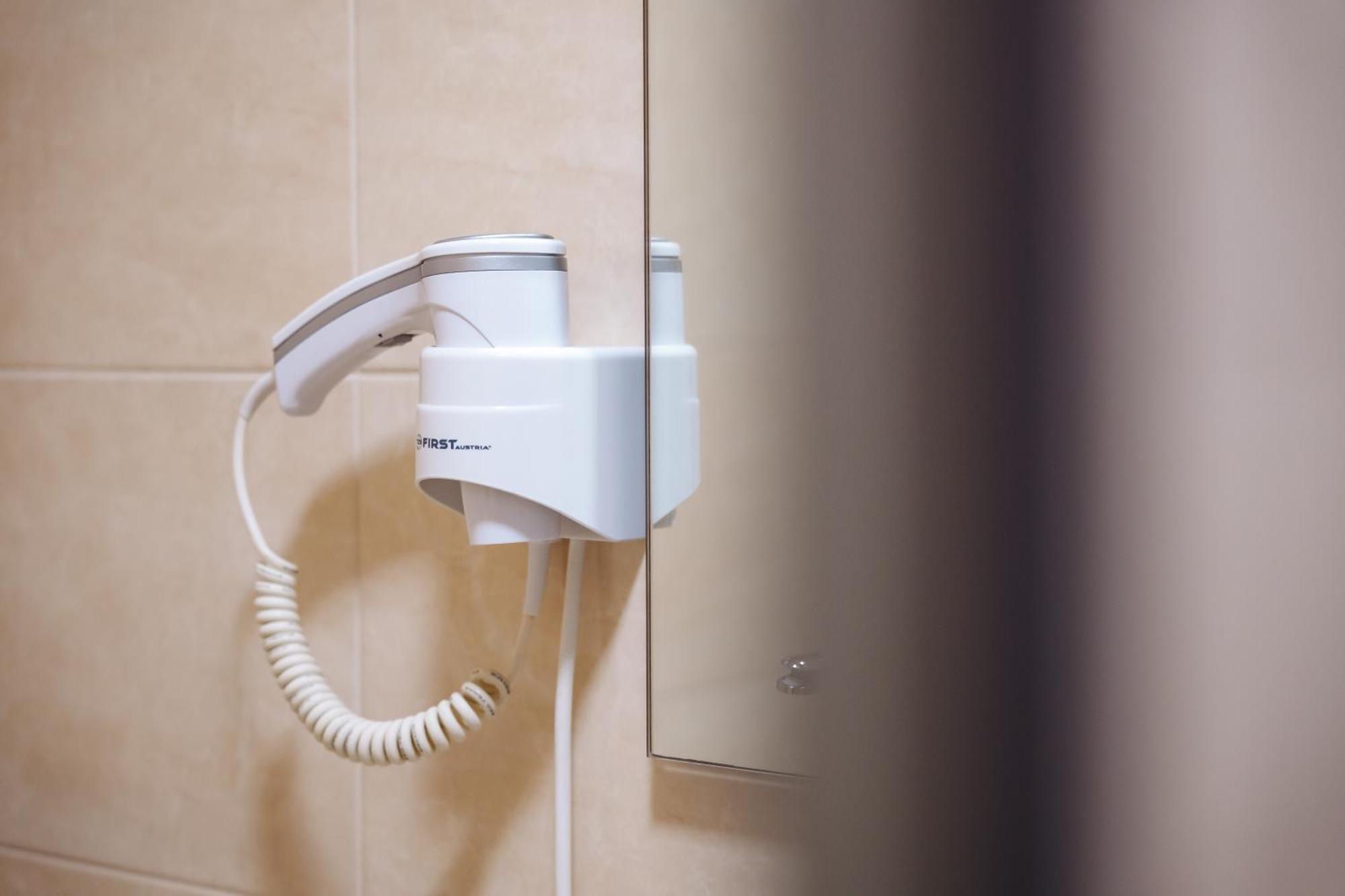 Comfort Hotel Chişinǎu Buitenkant foto